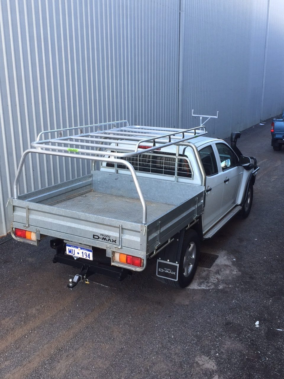 Ute tray best sale ladder rack